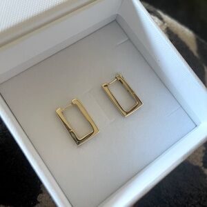 Mejuri Block Medium Hoops
